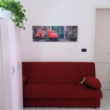 La Corte Di Amelie |sitcase