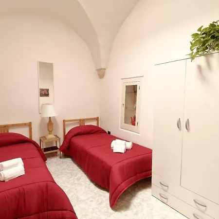 La Corte Di Amelie |sitcase *